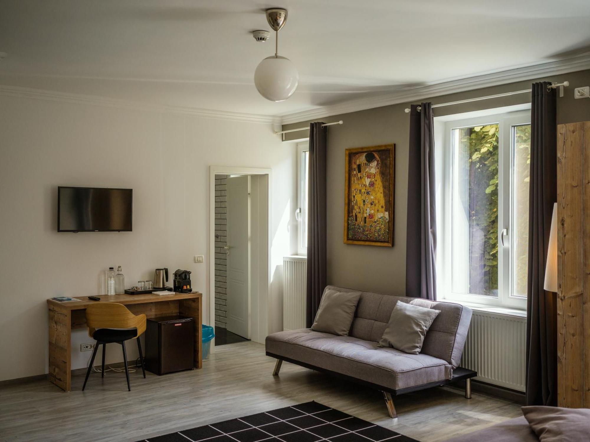 Complex Living 3*